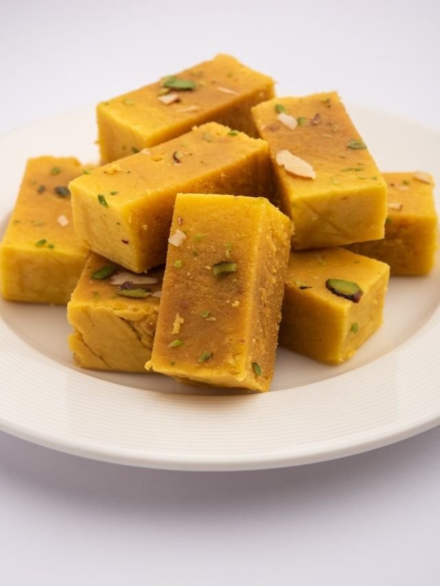 Buffet food spread at Grand Mercure Bengaluru - BookMyBuffet
